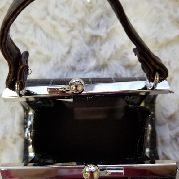 * MOST ADORABLE LIPSTICK HOLDER/CHANGE PURSE* - Picture 3 of 9